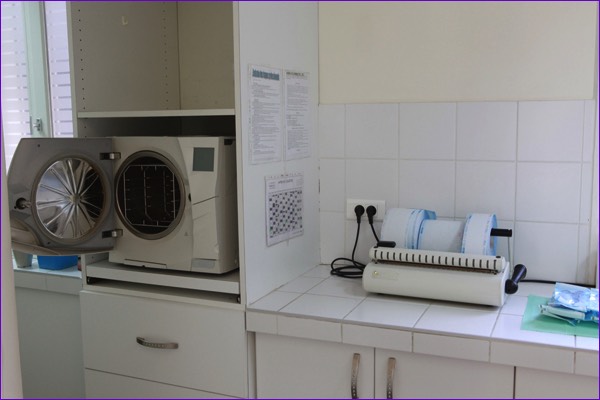 Salle-de-sterilisation-Autoclave-Cabinet-orthodontie-docteur-Tarot-Avignon-Vaucluse